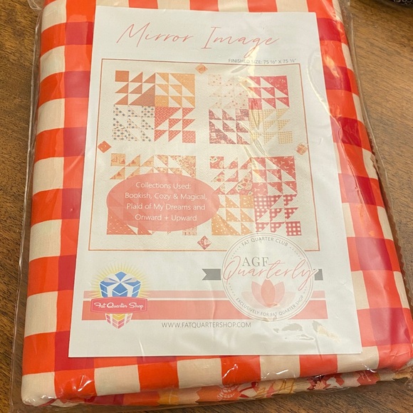 FAT QUARTER SHOP Mirror Image Quilt Top Kit